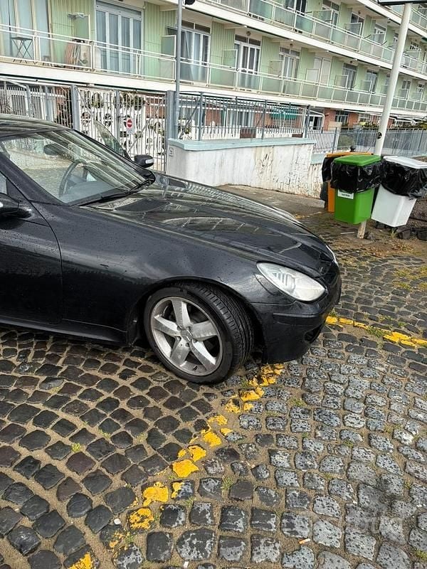 Usata Mercedes SLK200 2025 Nero Cabrio