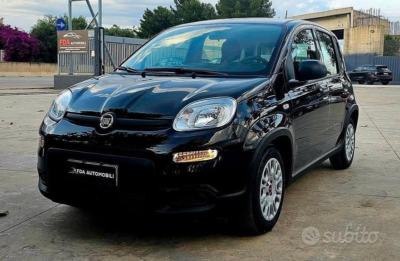 Nero Usata 2024 Fiat Panda S Tre volumi | 11.500 € (Buon prezzo) - Immagine 1/4