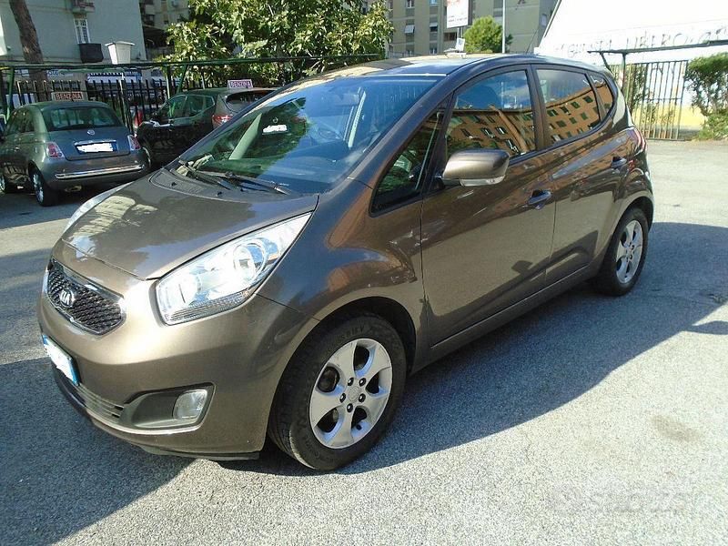 Usata Kia Venga 127 CV (93 kW) 2014 Marrone Utilitaria