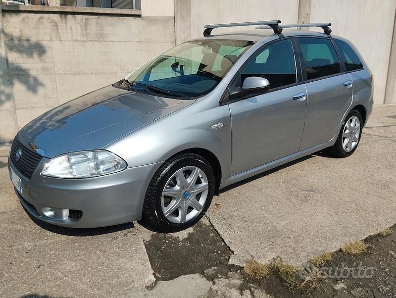 Usata Fiat Croma 150 CV (110 kW) 2005 Grigio Station wagon
