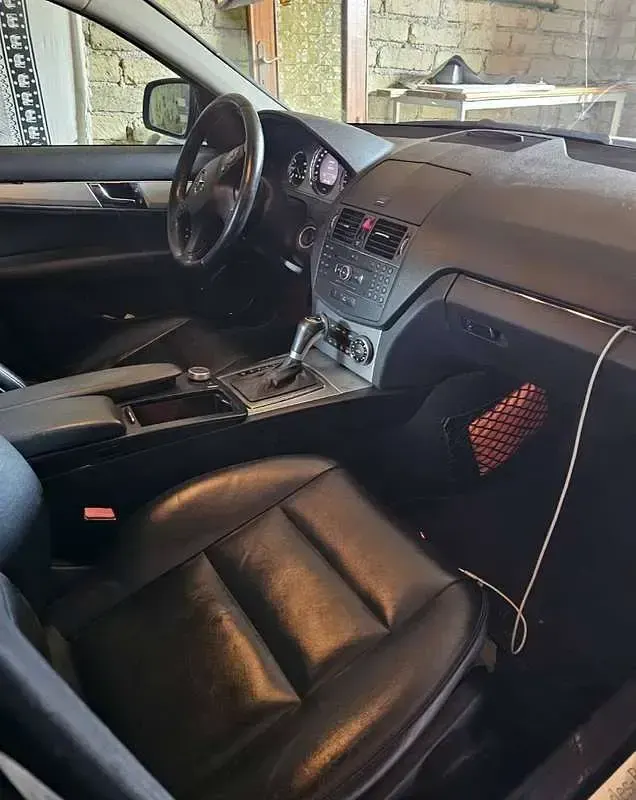 Usata Mercedes 220 Avantgarde 77 CV (56 kW) 2007 Nero Berlina