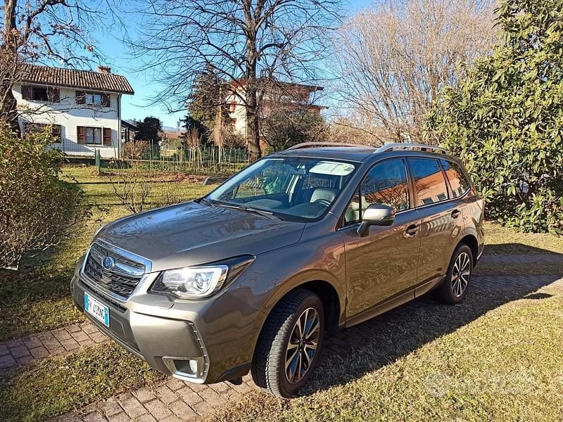 Usata Subaru Forester 147 CV (108 kW) 2017 Marrone SUV