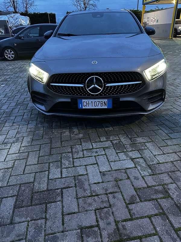 Usata Mercedes A180 Premium 116 CV (85 kW) 2021 Grigio Berlina