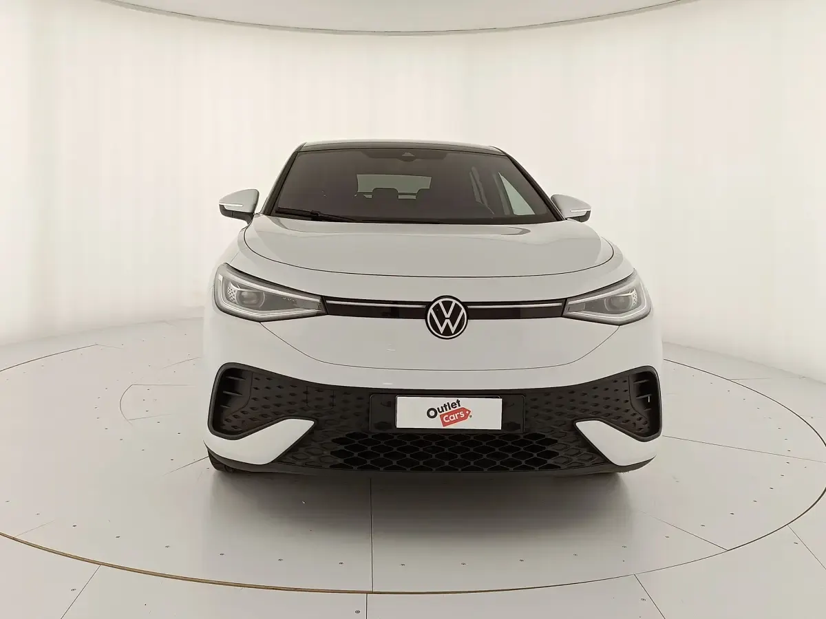Usata VW ID.5 Pro Performance 150 kW (204 CV) 2023 Glacier white metallizzato nero SUV