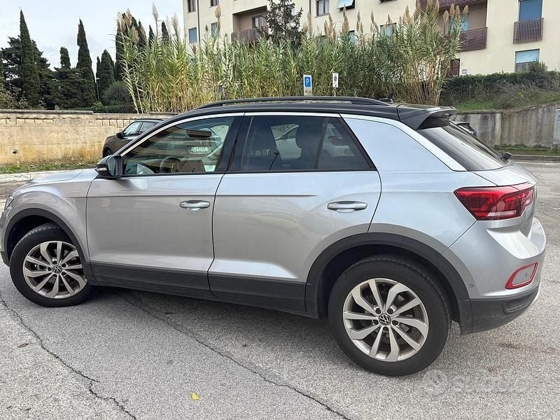 Grigio Usata 2024 VW T-Roc Edition SUV | 22.000 € (Super prezzo) - Immagine 1/4