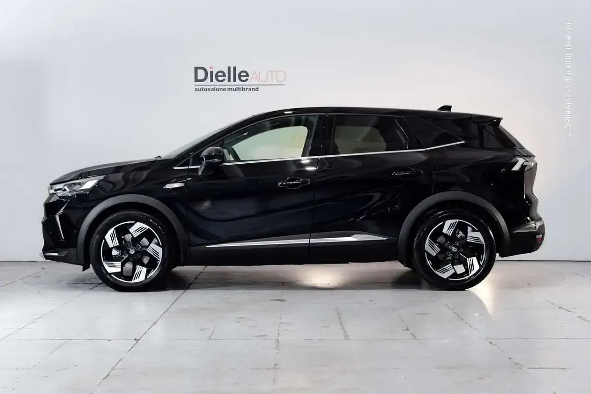 Usata Renault Symbioz Iconic 143 CV (105 kW) 2025 Noir étoilé metallizzato SUV