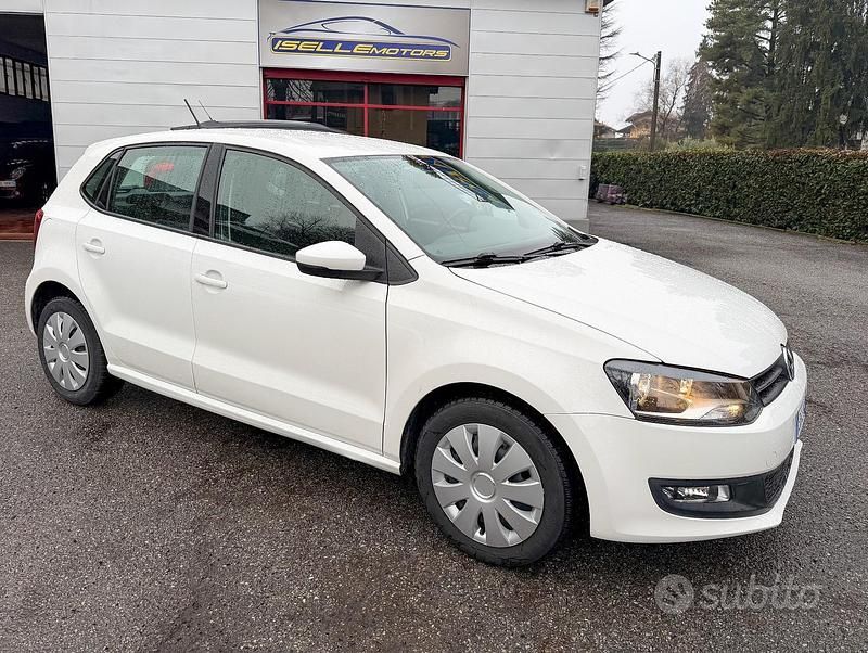 Bianco Usata 2011 VW Polo Comfortline Tre volumi | 7350 € (Buon prezzo) - Immagine 1/4