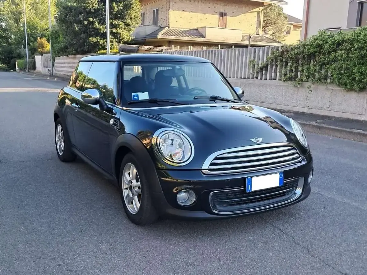 Usata Mini ONE 75 CV (55 kW) 2012 Nero Utilitaria