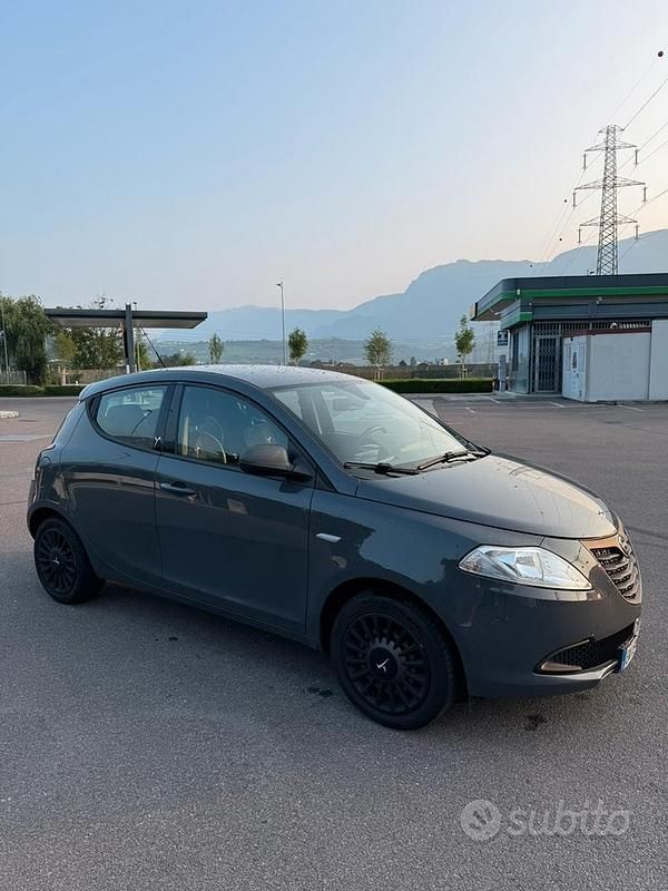 Usata Lancia Ypsilon S 69 CV (50 kW) 2014 Grigio Utilitaria