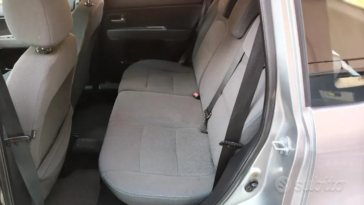 Usata Mazda 2 75 CV (55 kW) 2006 Grigio Utilitaria