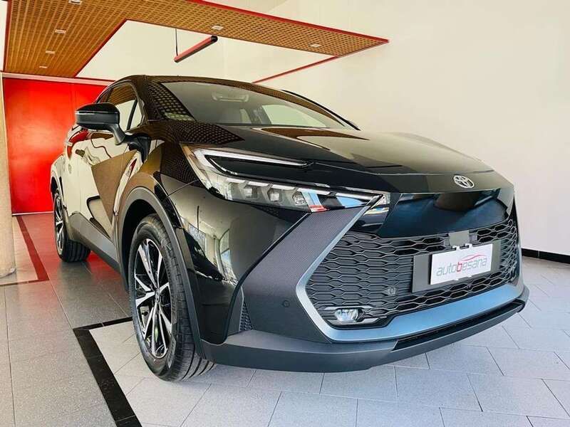 Usata Toyota C-HR Active 98 CV (72 kW) 2024 Grigio SUV