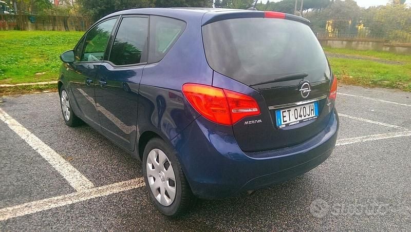 Usado Opel Meriva 110 CV (80 kW) 2013 Azul Monovolumen