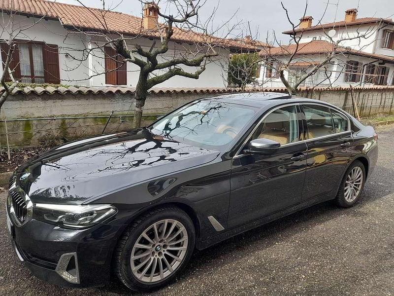 Usata BMW 520 Luxury Line 190 CV (139 kW) 2022 Nero Berlina