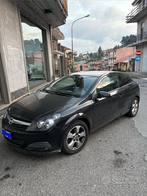 Occasion Opel Astra GTC 90 ch (66 kW) 2006 Noir Berline