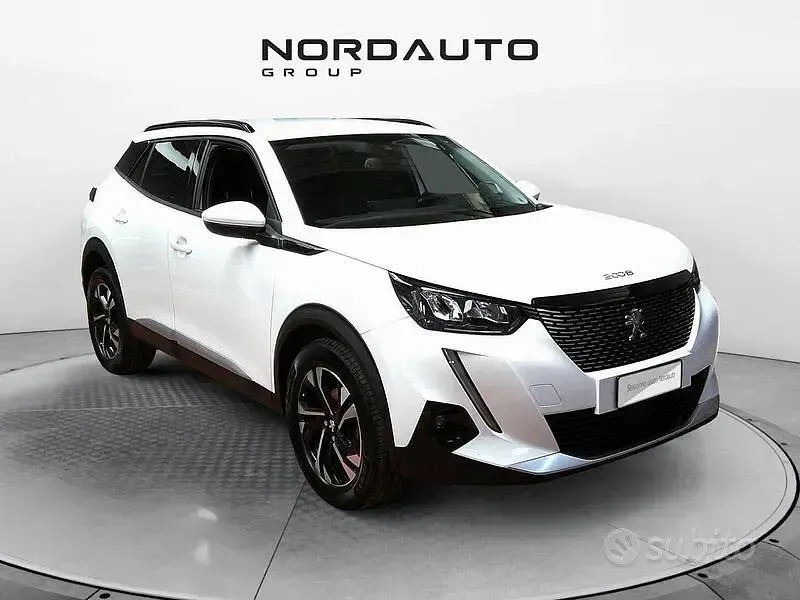 Usata Peugeot 2008 Allure 110 CV (80 kW) 2021 Bianco SUV