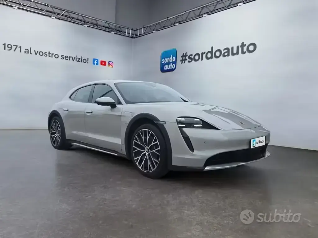 Usata Porsche Taycan Cross Turismo 139 kW (190 CV) 2023 Grigio Station wagon