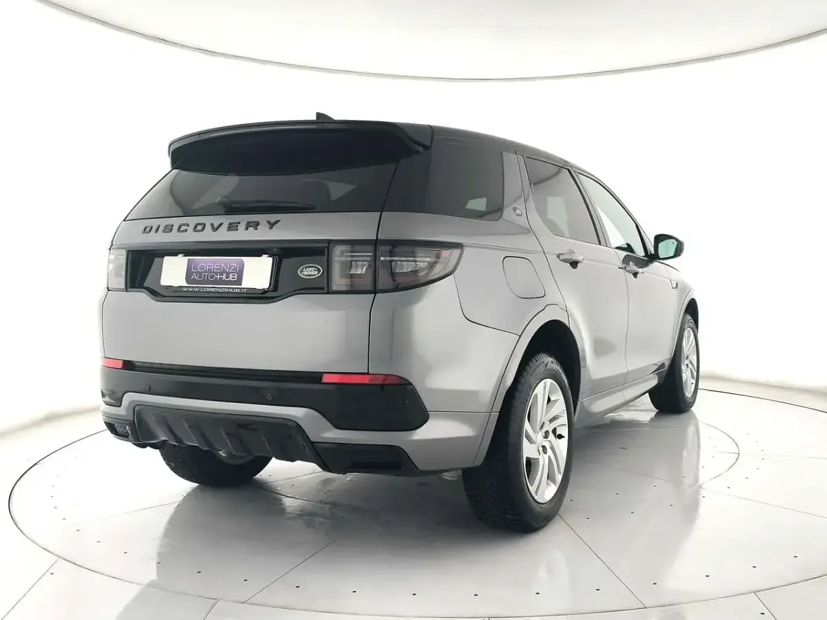 Usata Land Rover Discovery 5 R-Dynamic 163 CV (119 kW) 2022 Grigio metallizzato SUV