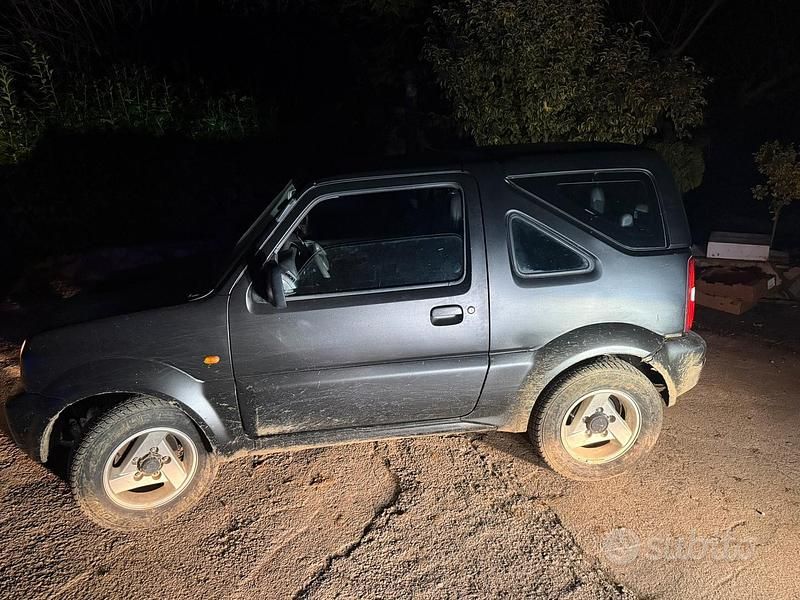 Usata Suzuki Jimny 2004 Nero SUV