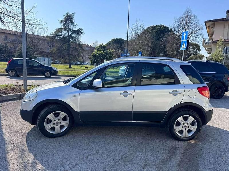 Usata Fiat Sedici 120 CV (88 kW) 2008 Grigio SUV
