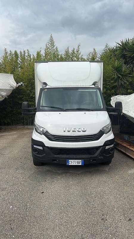 Usata Iveco Daily 179 CV (131 kW) 2020 Bianco Furgone