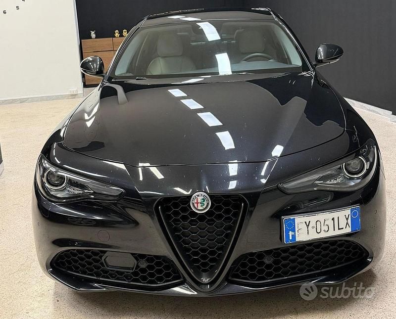 Usata Alfa Romeo Giulia Tech Edition 150 CV (110 kW) 2019 Nero Berlina