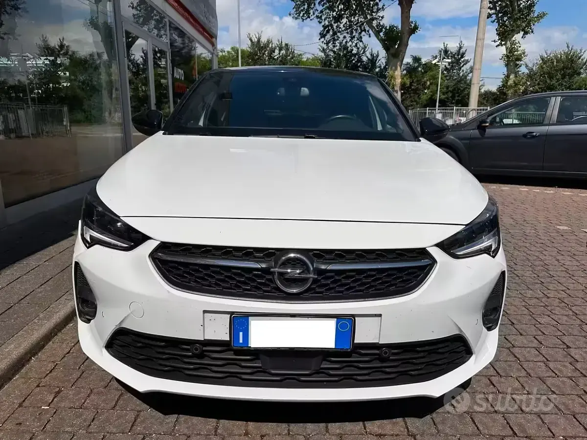 Usata Opel Corsa Elegance 101 CV (74 kW) 2021 Bianco Utilitaria