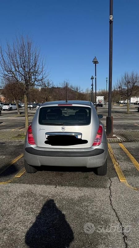 Usata Lancia Ypsilon 60 CV (44 kW) 2006 Utilitaria