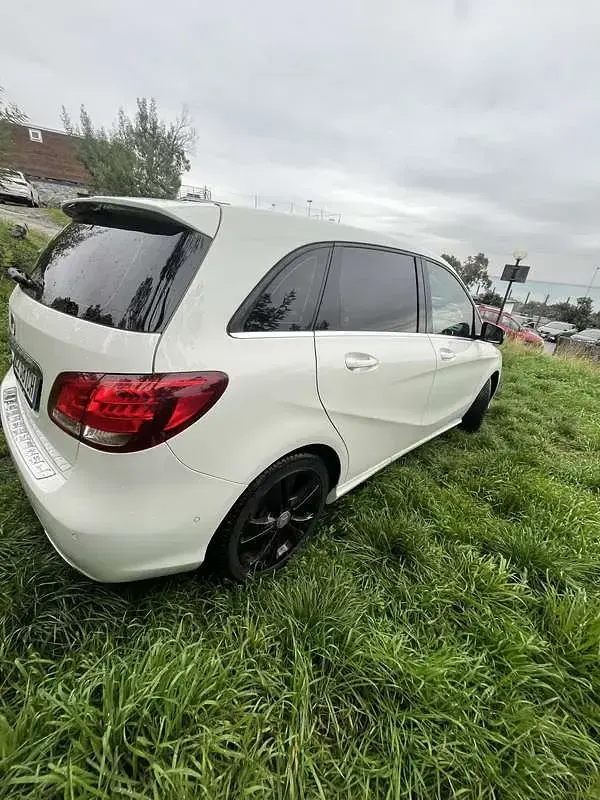 Usata Mercedes B200 Premium 136 CV (100 kW) 2015 Utilitaria