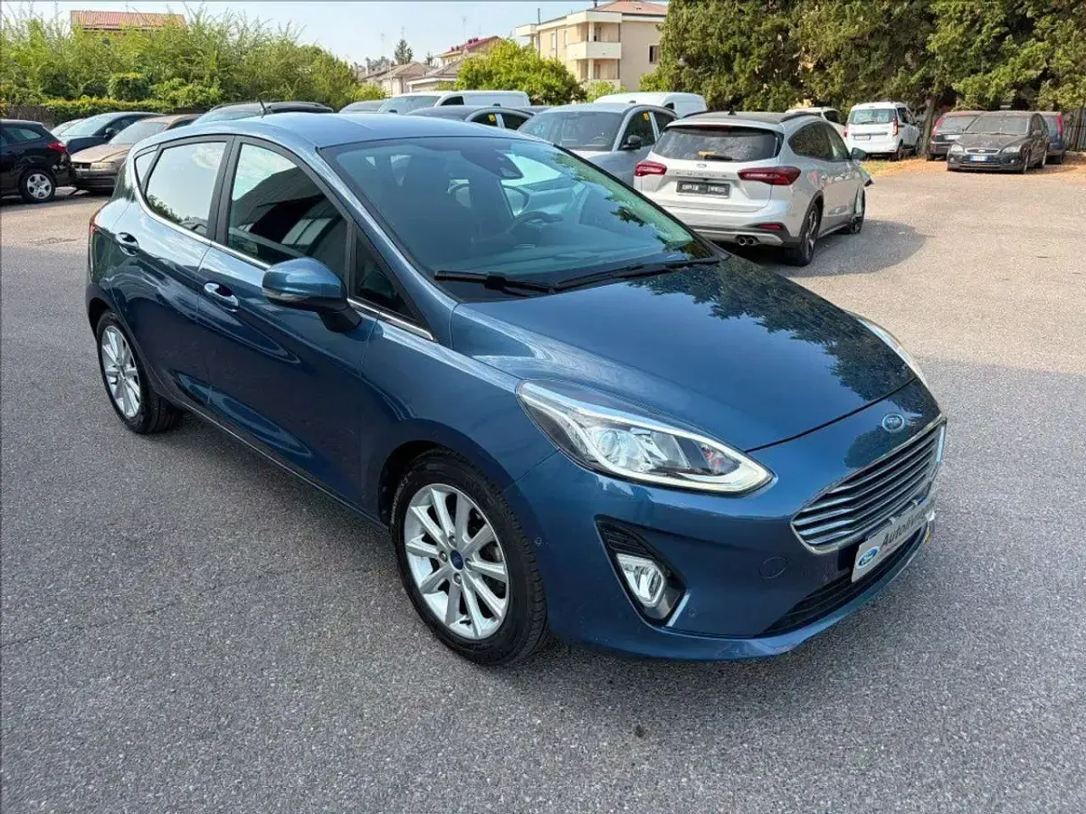 Usata Ford Fiesta Titanium 101 CV (74 kW) 2019 Chrome blue Utilitaria