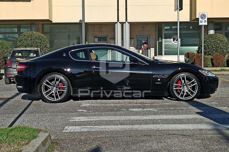 Usata Maserati Granturismo 405 CV (297 kW) 2008 Nero Coupé