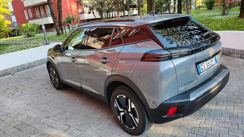 Usata Peugeot 2008 Allure 131 CV (96 kW) 2024 SUV