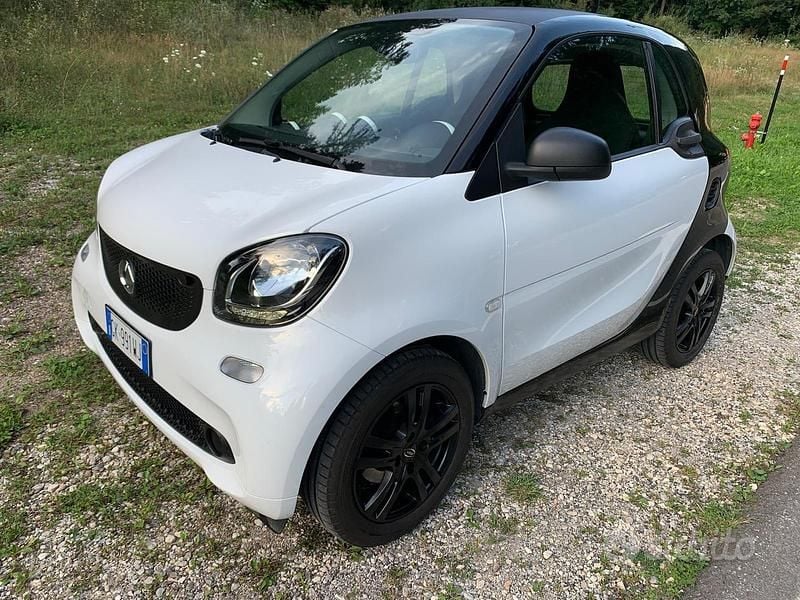 Usata Smart ForFour 71 CV (52 kW) 2016 Bianco Utilitaria