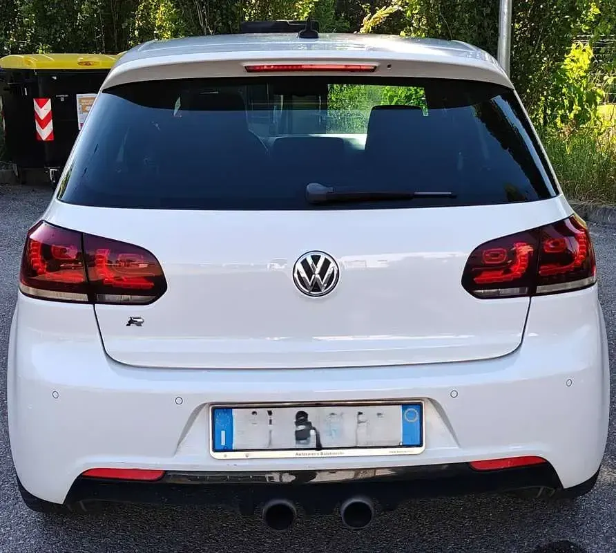 Usata VW Golf VI R 271 CV (199 kW) 2010 Bianco Utilitaria
