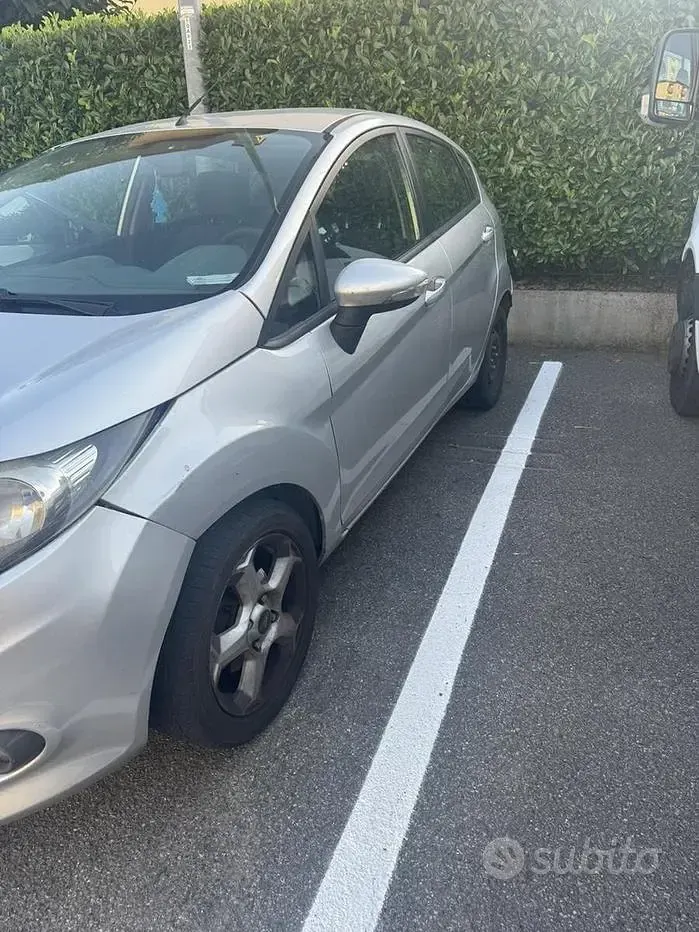 Usata Ford Fiesta 60 CV (44 kW) 2011 Berlina