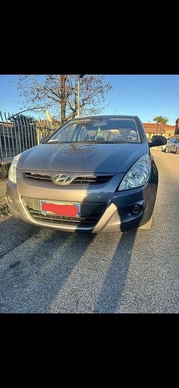 Usata Hyundai i20 67 CV (49 kW) 2011 Grigio Utilitaria