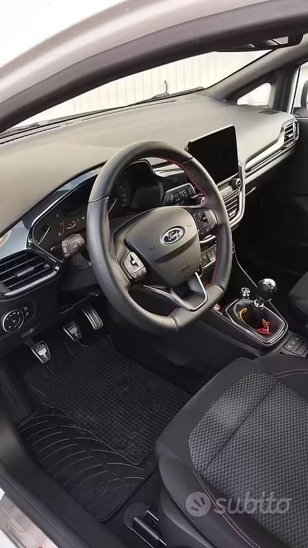 Usata Ford Fiesta ST-Line 100 CV (73 kW) 2020 Bianco Utilitaria