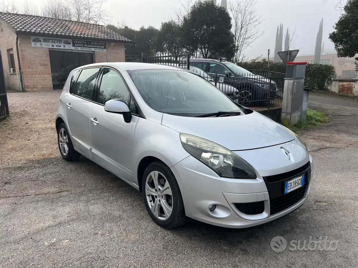 Usata Renault Scenic E-Tech 110 CV (80 kW) 2010 Grigio Monovolume