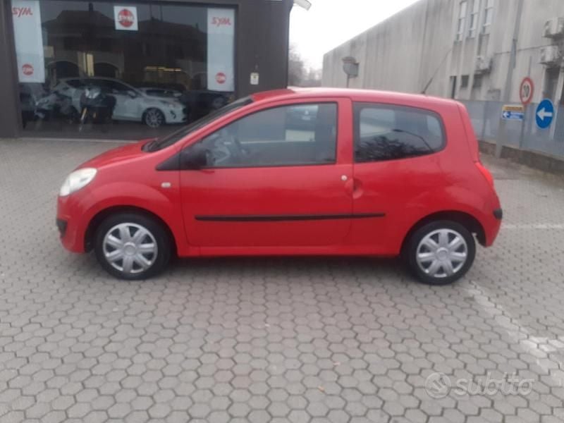 Usado Renault Twingo 58 CV (42 kW) 2006 Rojo Utilitario