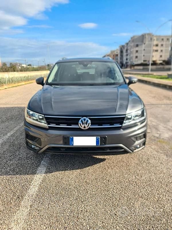 Usata VW Tiguan Business 150 CV (110 kW) 2018 Grigio SUV