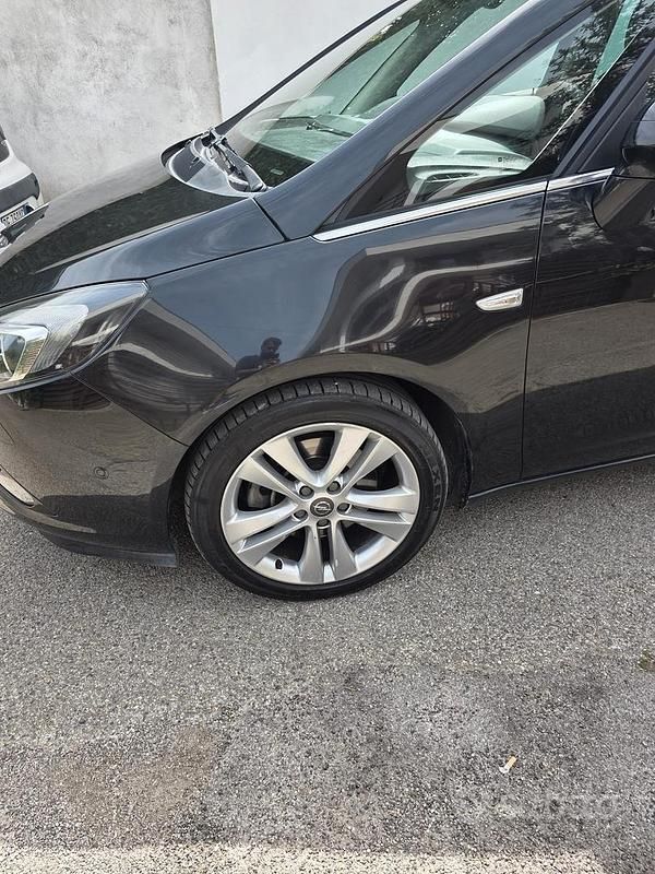 Usata Opel Zafira Tourer Cosmo 165 CV (121 kW) 2012 Nero Monovolume