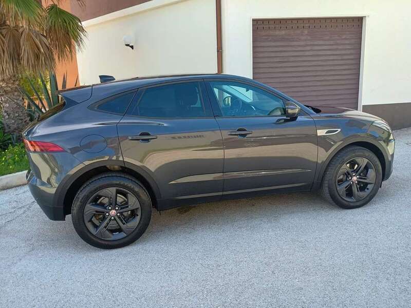 Grigio Usata 2022 Jaguar E-Pace R-Dynamic SUV | 33.000 € (Ottimo prezzo) - Immagine 1/4