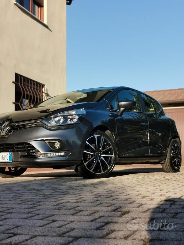 Usata Renault Clio IV 75 CV (55 kW) 2018 Grigio Utilitaria