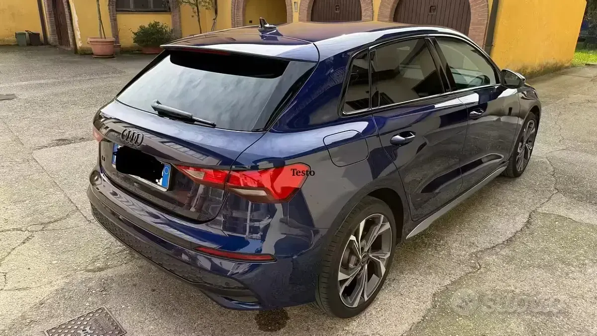 Usata Audi A3 S-Line 150 CV (110 kW) 2025 Blu Berlina