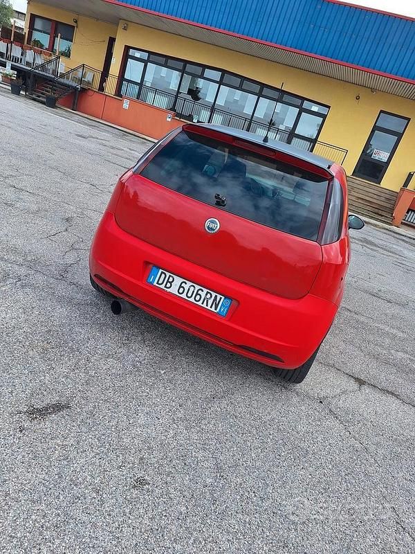 Usata Fiat Grande Punto 130 CV (95 kW) 2006 Utilitaria