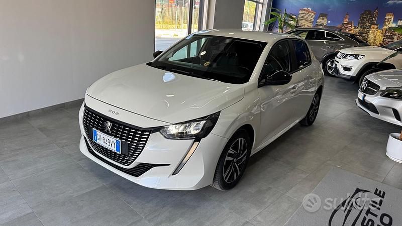Usata Peugeot 208 Allure 75 CV (55 kW) 2021 Bianco Utilitaria