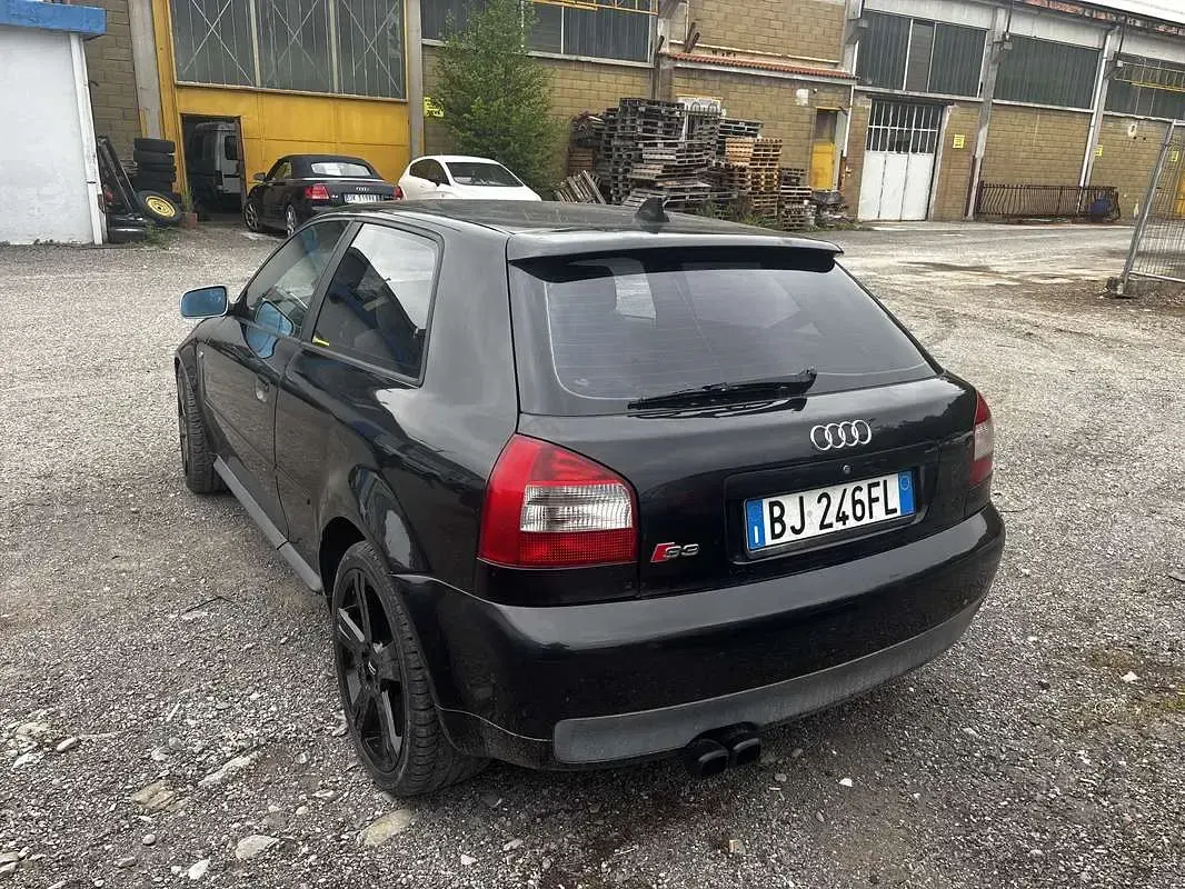 Usata Audi S3 210 CV (154 kW) 2000 Nero Utilitaria