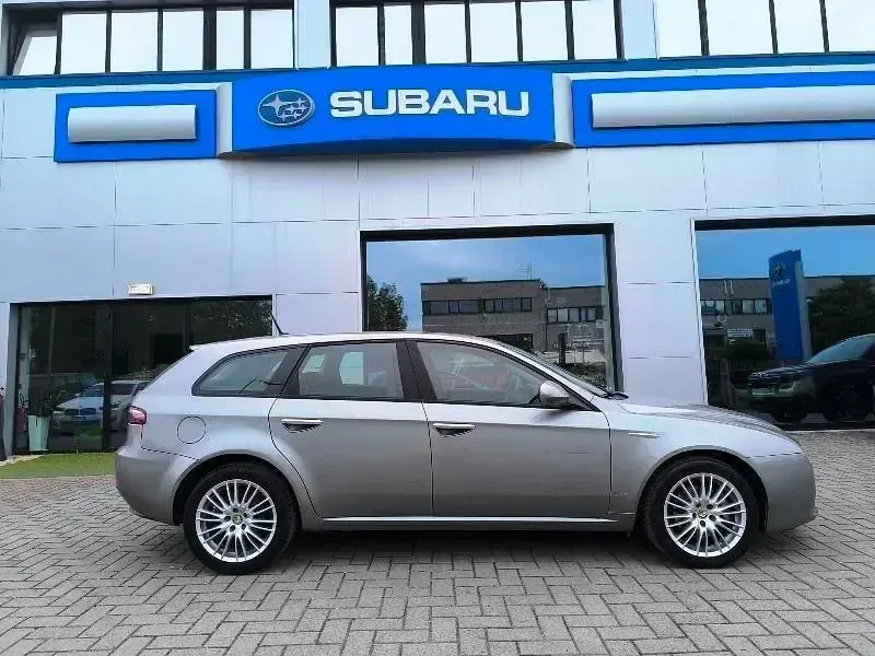 Usata Alfa Romeo 159 Distinctive 170 CV (125 kW) 2009 Argento Station wagon