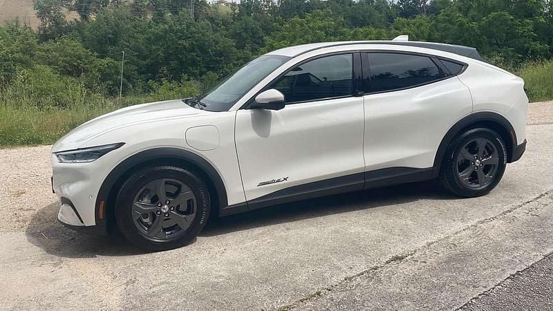 Usata Ford Mustang Mach-E Extended Range 216 kW (294 CV) 2023 Bianco SUV