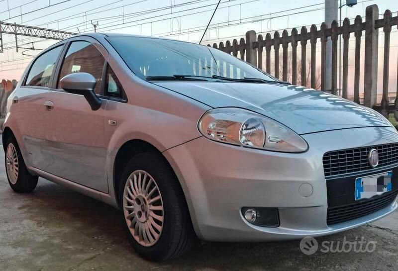Usata Fiat Grande Punto 65 CV (47 kW) 2007 Grigio Utilitaria