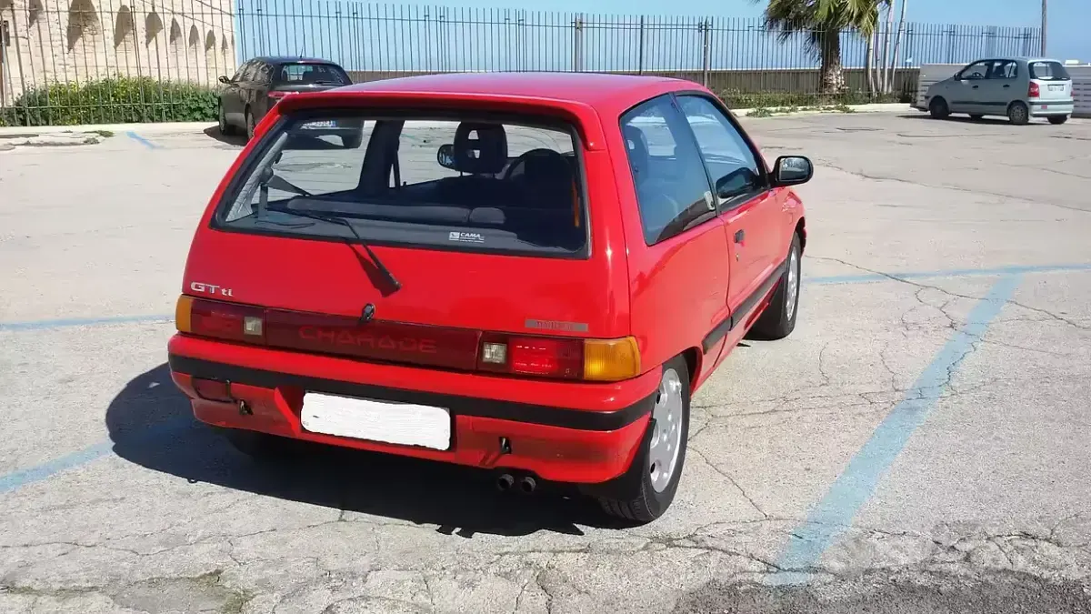 Usata Daihatsu Charade 101 CV (74 kW) 1995 Rosso Berlina